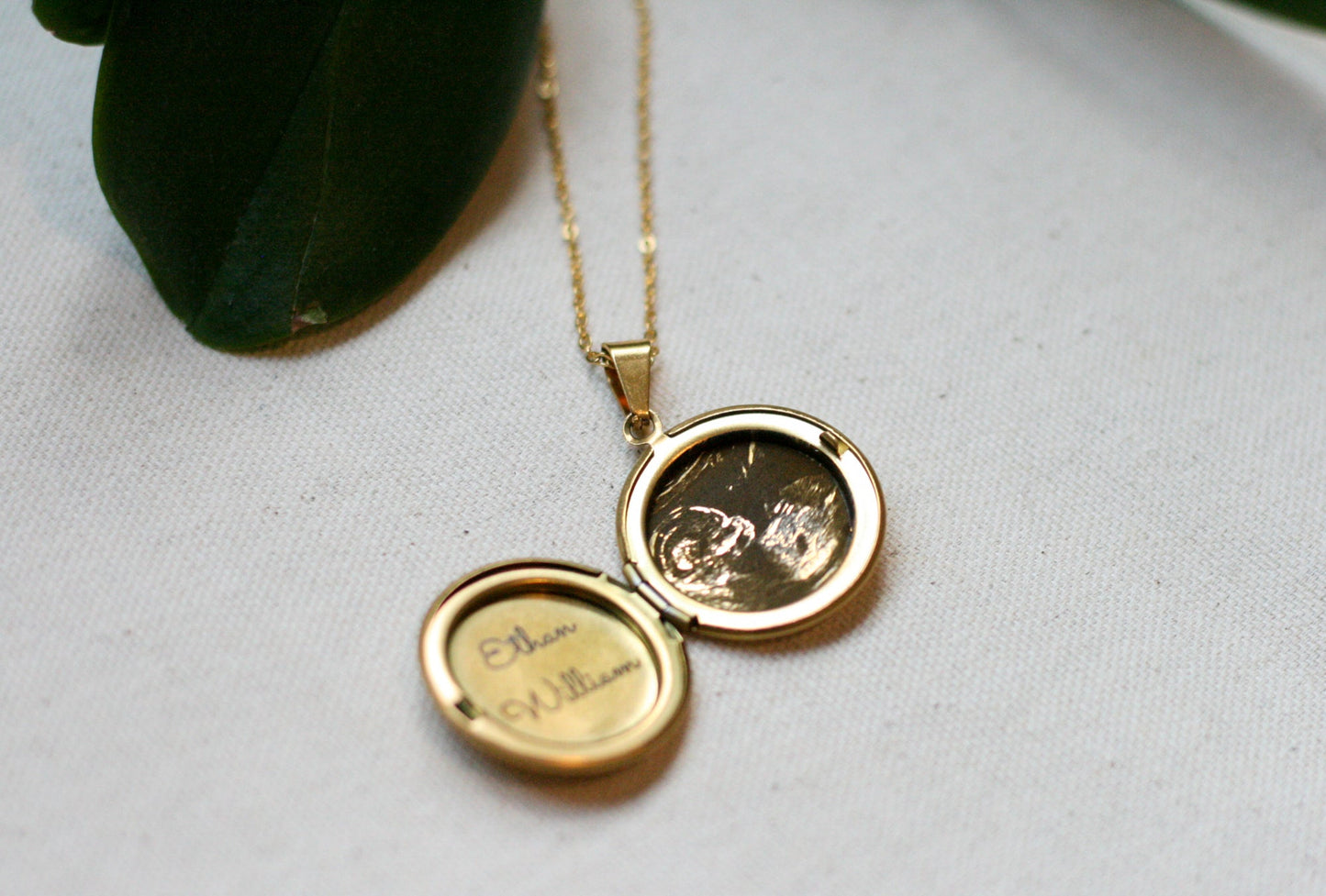 Engraved sonogram locket